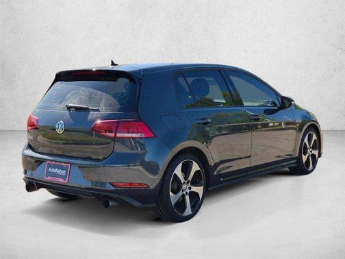 Deep Black Pearl Metallic 2018 Volkswagen Golf GTI 2.0T S 4-Door
