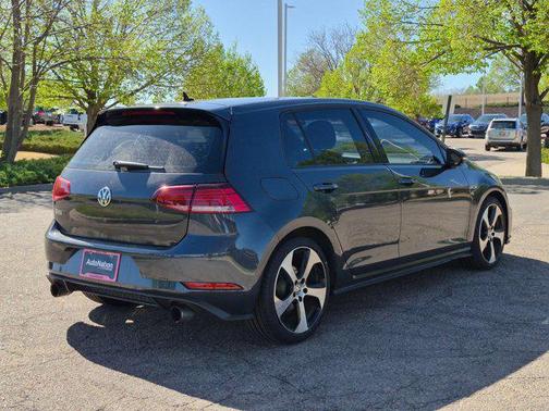 Deep Black Pearl Metallic 2018 Volkswagen Golf GTI 2.0T S 4-Door