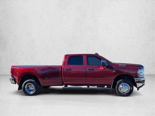 2024 RAM 3500 Tradesman Crew Cab 4x4 8' Box