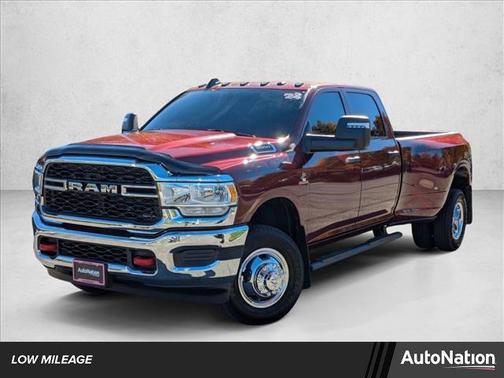 2024 RAM 3500 Tradesman Crew Cab 4x4 8' Box