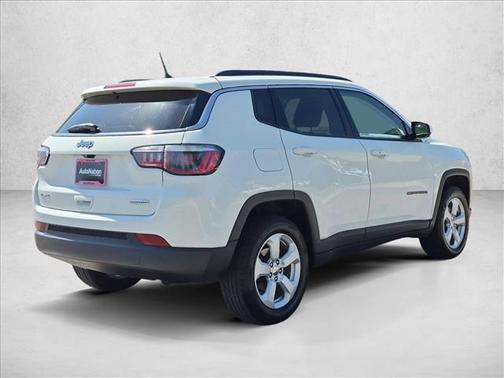 White Clearcoat 2017 Jeep New Compass Latitude