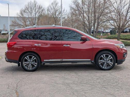 2017 Nissan Pathfinder Platinum