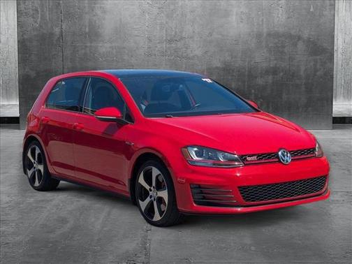 2017 Volkswagen Golf GTI 2.0T SE 4-Door