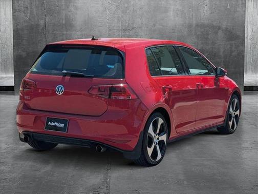 2017 Volkswagen Golf GTI 2.0T SE 4-Door