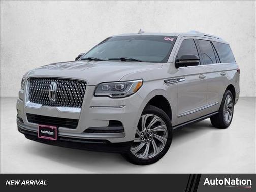 Ceramic Pearl Metallic Tri-Coat 2024 Lincoln Navigator Premiere