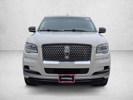 Ceramic Pearl Metallic Tri-Coat 2024 Lincoln Navigator Premiere