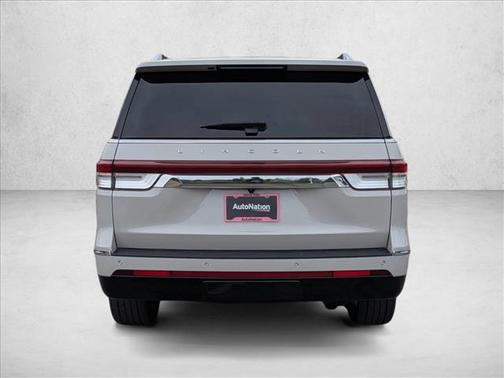 Ceramic Pearl Metallic Tri-Coat 2024 Lincoln Navigator Premiere