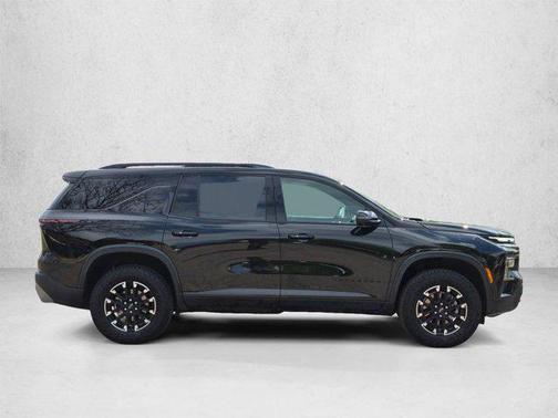 Mosaic Black Metallic 2025 Chevrolet Traverse AWD Z71