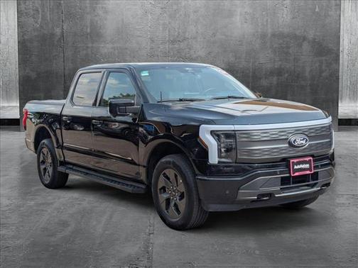 2024 Ford F-150 Lightning LARIAT