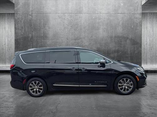 2021 Chrysler Pacifica L