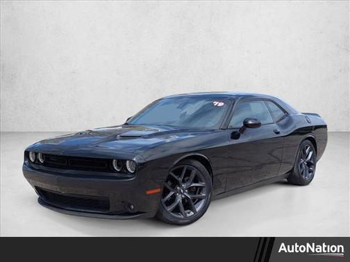 Pitch Black Clearcoat 2019 Dodge Challenger SXT