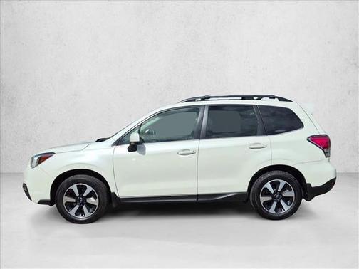 Crystal White Pearl 2017 Subaru Forester 2.5i Limited