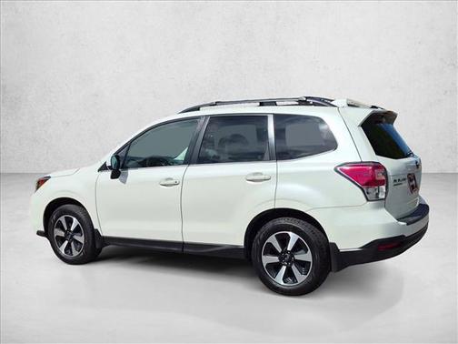 Crystal White Pearl 2017 Subaru Forester 2.5i Limited