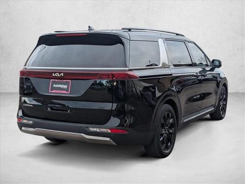 2023 Kia Carnival SX
