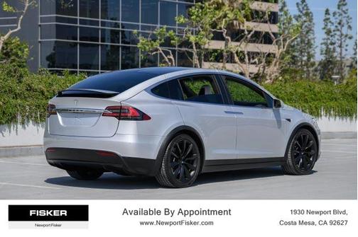 Silver 2018 Tesla Model X 75D