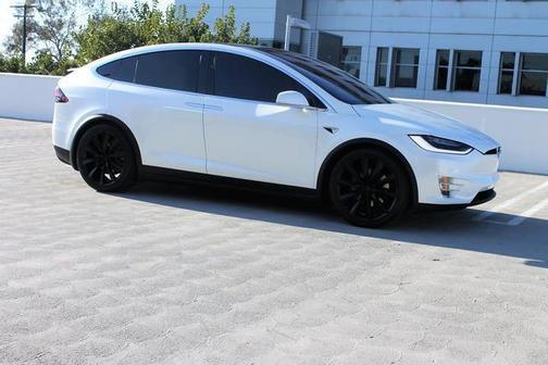 Photo 3 of 46 of 2019 Tesla Model X Long Range