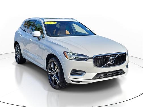 2020 Volvo XC60 Recharge Plug-In Hybrid T8 Momentum