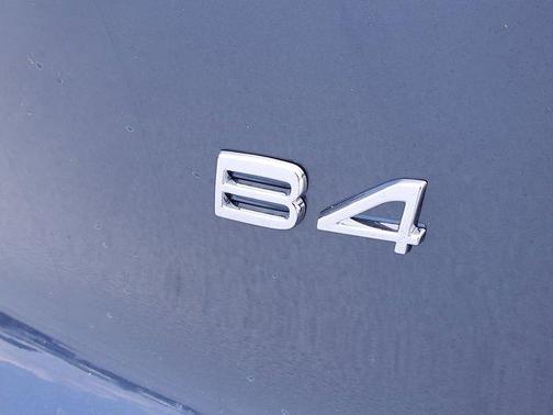 2026 Volvo XC40 B4 Plus