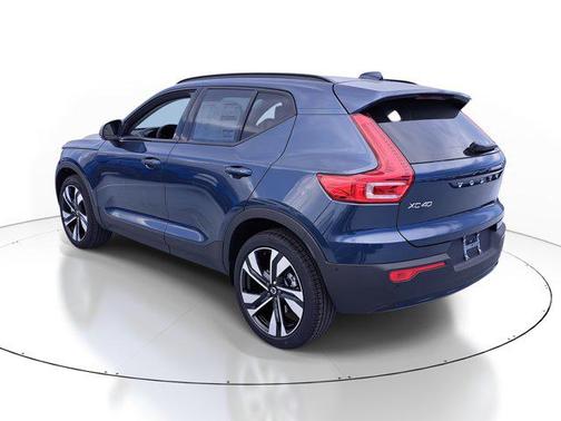 2026 Volvo XC40 B4 Plus