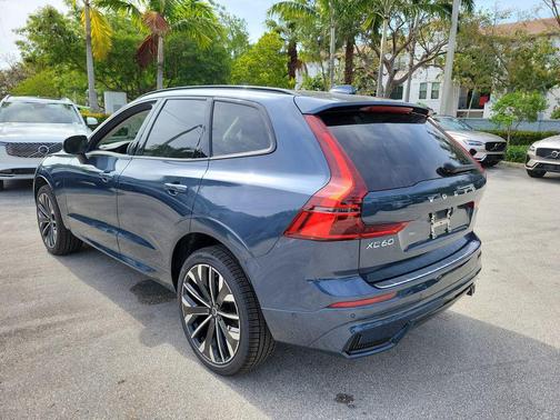 Denim Blue Metallic 2026 Volvo XC60 B5 Ultra