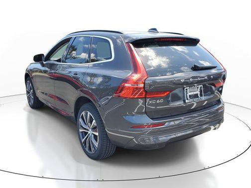 2022 Volvo XC60 B5 Momentum