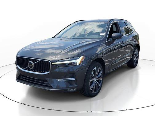 2022 Volvo XC60 B5 Momentum