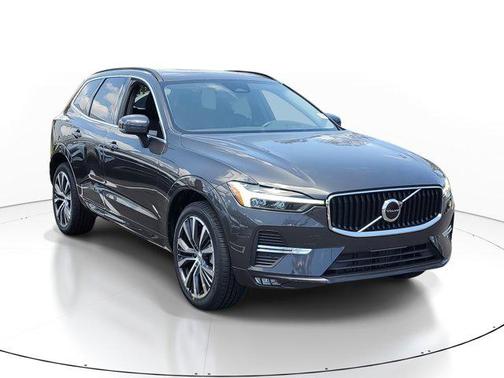 2022 Volvo XC60 B5 Momentum