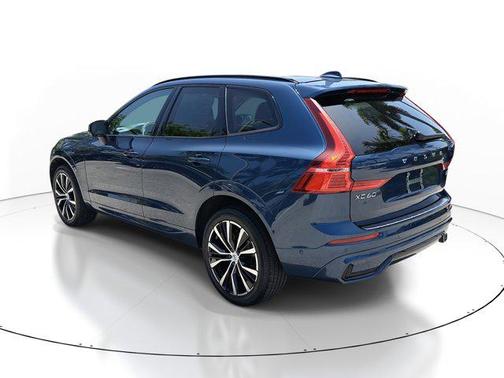 2023 Volvo XC60 B5 Plus Dark Theme