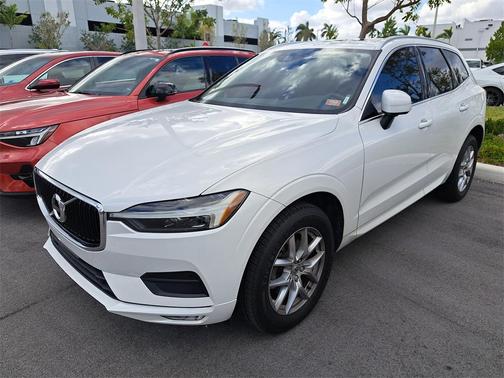 2021 Volvo XC60 T5 Momentum