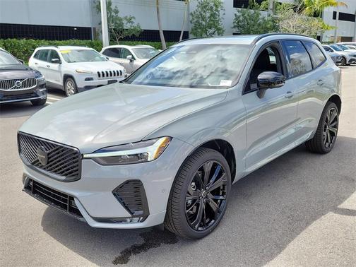 2026 Volvo XC60 B5 Ultra Black Edition