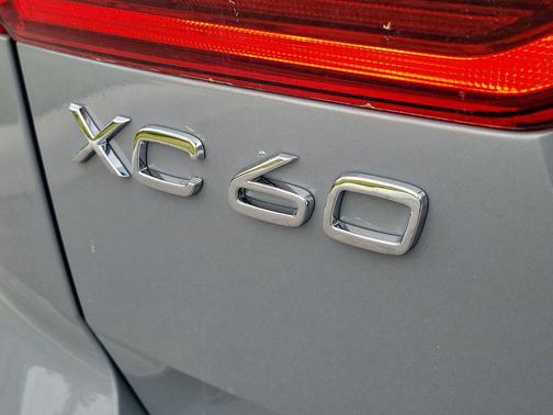 2026 Volvo XC60 B5 Core