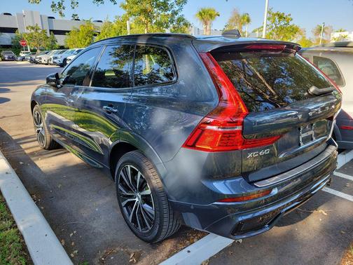 Denim Blue Metallic 2024 Volvo XC60 B5 Plus Dark Theme