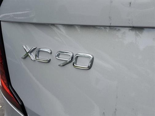 2025 Volvo XC90 B6 Plus 7-Seater