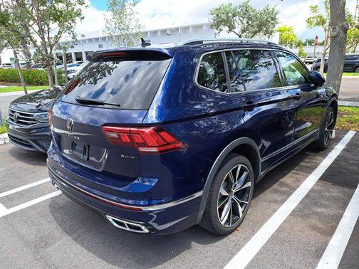 2022 Volkswagen Tiguan 2.0T SEL R-Line 4MOTION