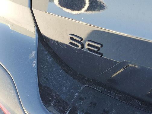 2026 Volkswagen Taos SE Black