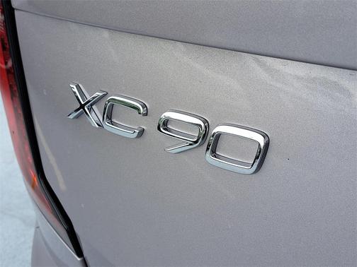 2026 Volvo XC90 B5 Core
