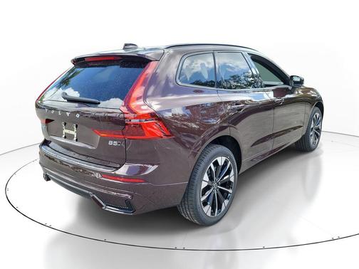 Mulberry Metallic 2026 Volvo XC60 B5 Plus