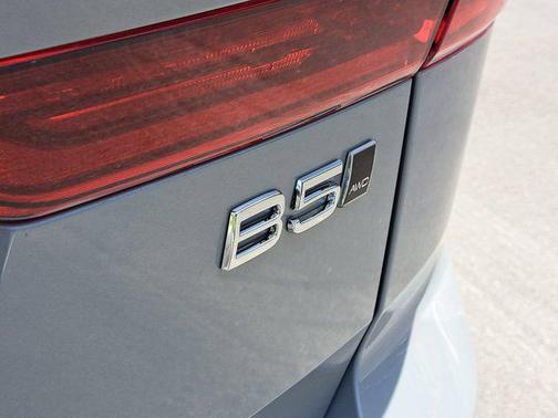 2026 Volvo XC60 B5 Core
