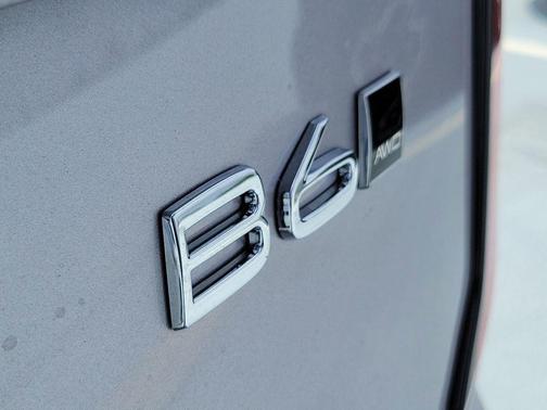 Aurora Silver 2026 Volvo XC90 Plus, B6 AWD Gas (mild hybrid), Gasoline, Bright, 7 Seats