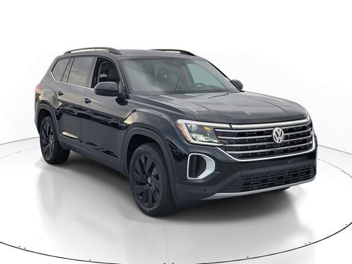 deep black pearl 2026 Volkswagen Atlas 2.0T SE w/Technology