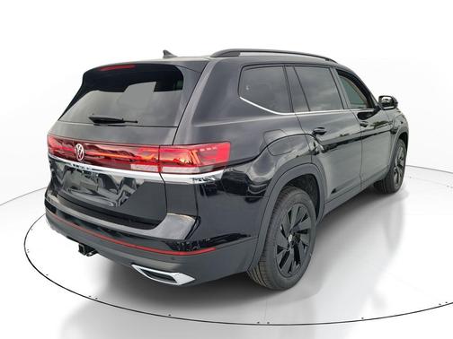 deep black pearl 2026 Volkswagen Atlas 2.0T SE w/Technology