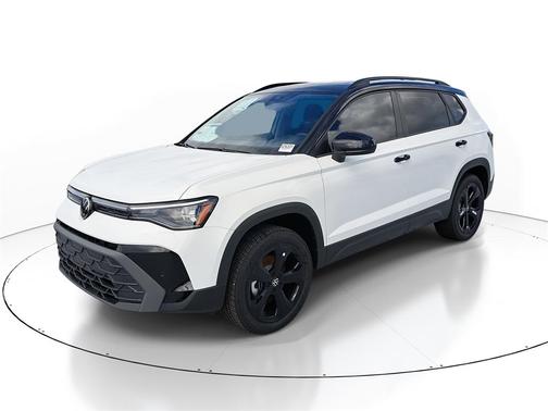 2025 Volkswagen Taos 1.5T SE Black