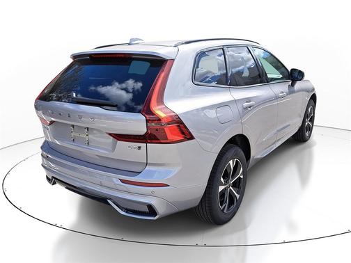 2026 Volvo XC60 B5 Core
