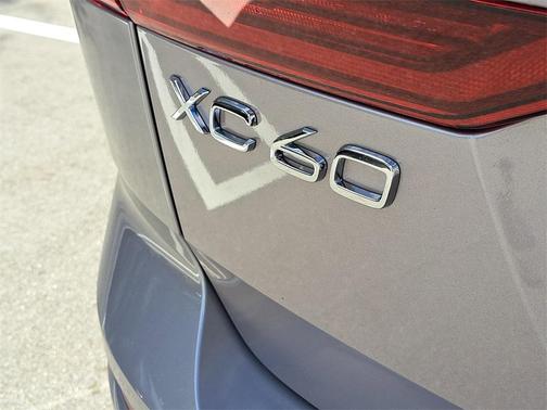 2026 Volvo XC60 B5 Core