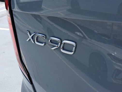 2026 Volvo XC90 B5 Ultra 7-Seater