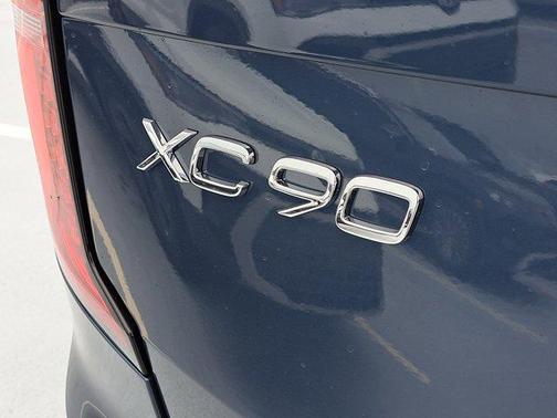 2026 Volvo XC90 Plug-In Hybrid T8 Ultra Dark Theme 6-Seater