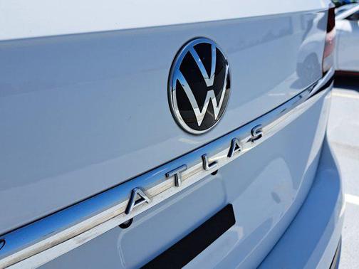 2023 Volkswagen Atlas 3.6L SE w/Technology
