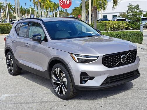 2026 Volvo XC40 Ultra, B5 AWD Gas (mild hybrid), Dark