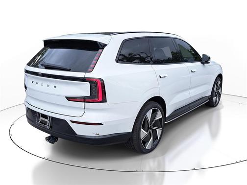 2025 Volvo EX90 Twin Motor Performance Plus 6-Seater