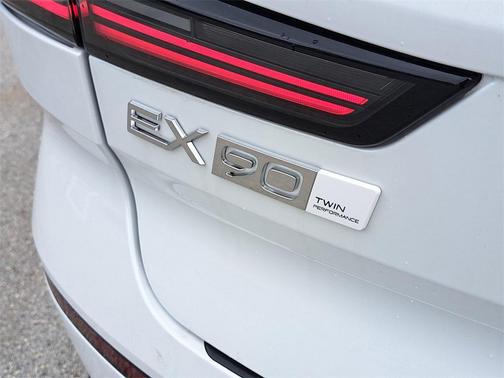 2025 Volvo EX90 Twin Motor Performance Plus 6-Seater